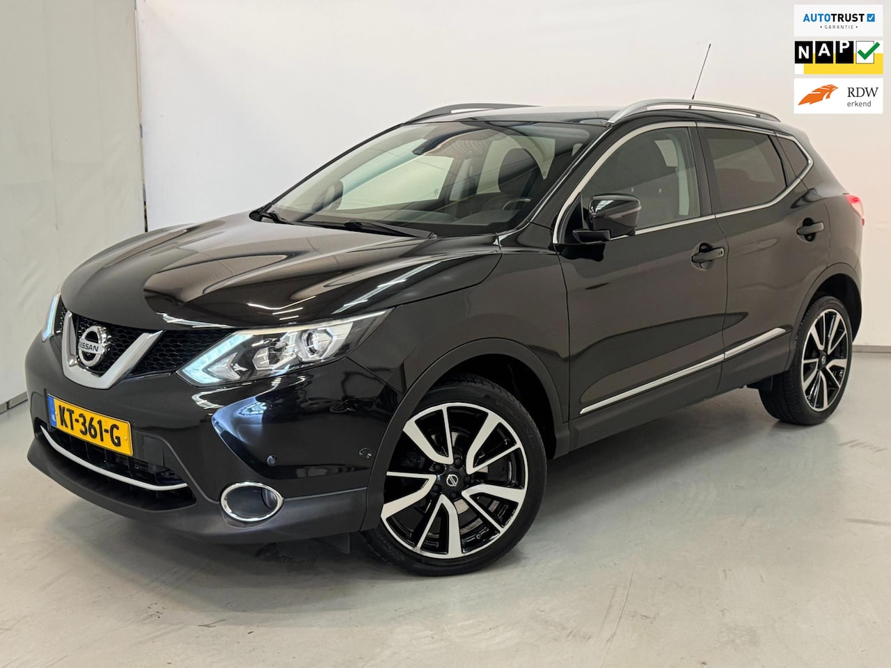 Nissan Qashqai - 1.2 Tekna / NL-auto / Pano / Leder / Stoelverwarming - AutoWereld.nl