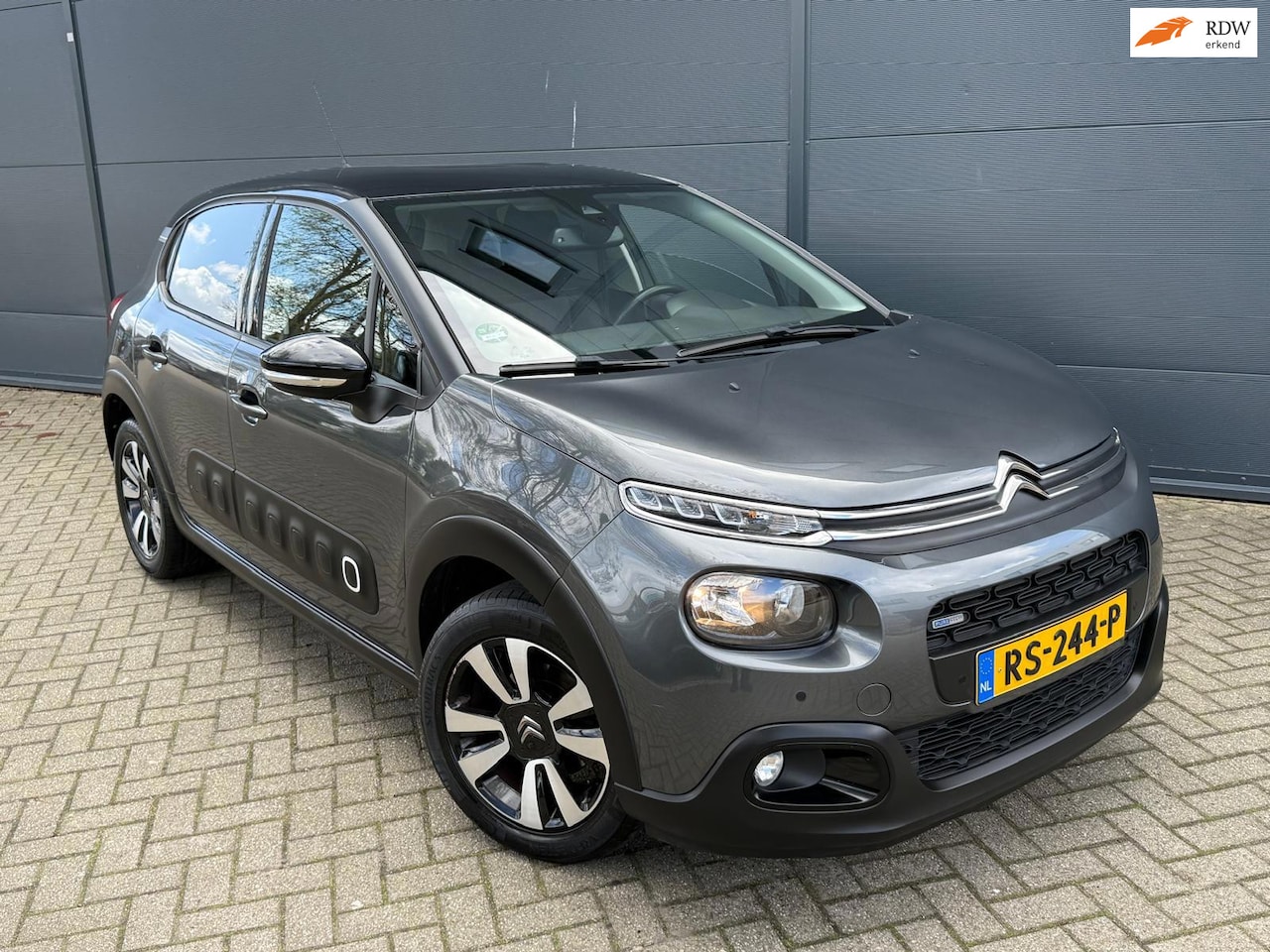 Citroën C3 - 1.2 /Navi/carplay/camera/Airco/cruise/parksensoren - AutoWereld.nl