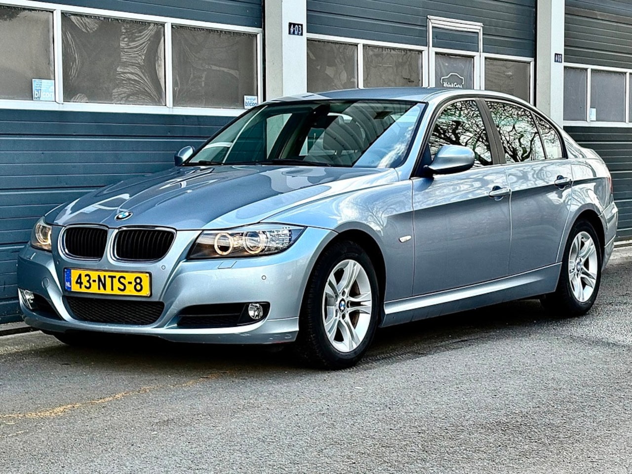 BMW 318I