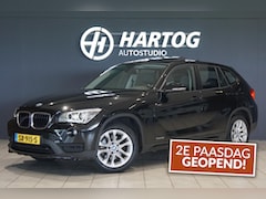 BMW X1 - sDrive18i + AUTOMAAT / PANORAMA / SPORT / STUUR/STOELVERWARMING