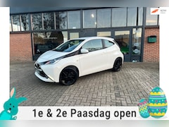 Toyota Aygo - 1.0 VVT-i x-play, Airco, Achterruitcamera