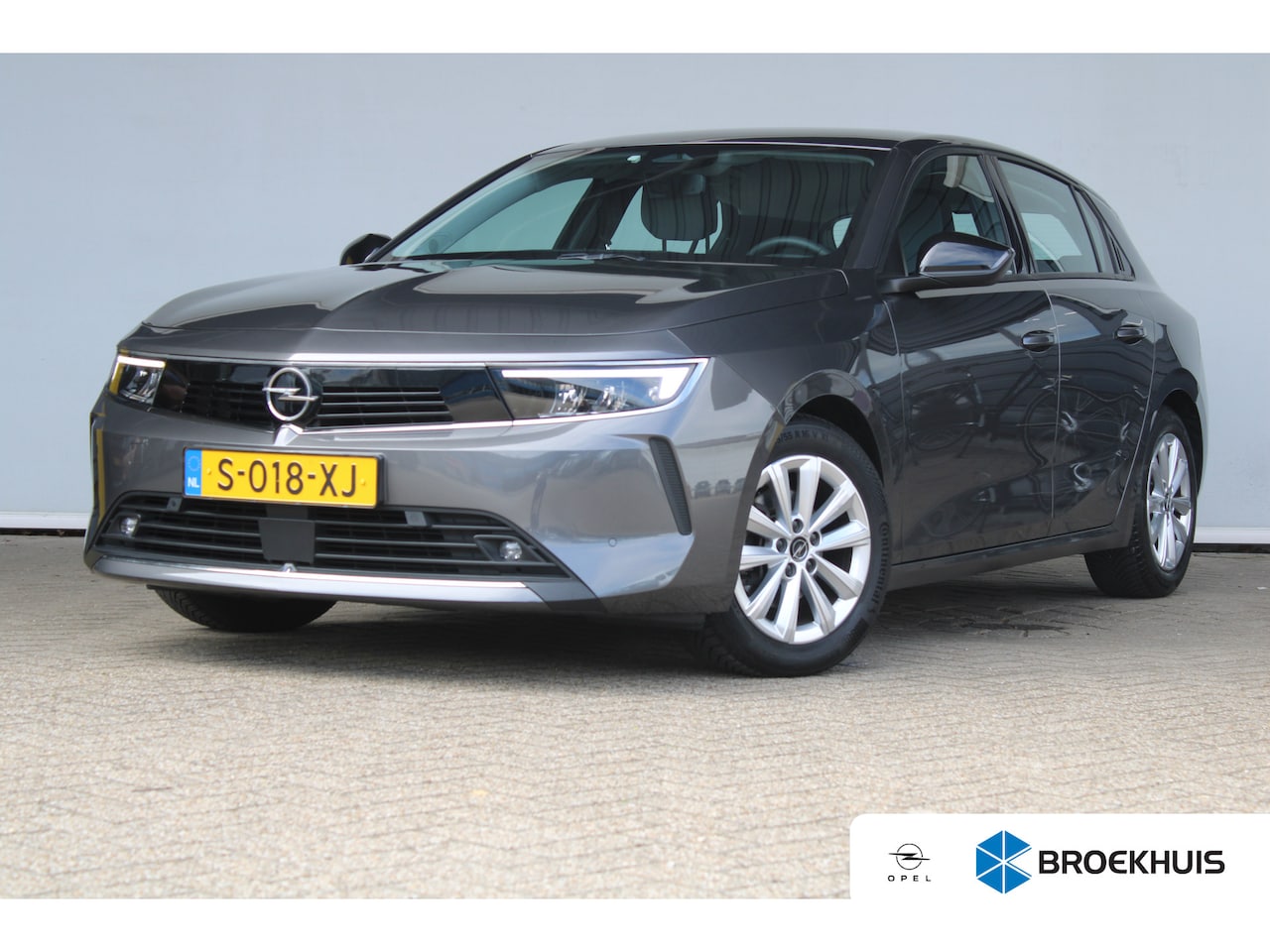 Opel Astra - 1.2 Level 2 | Navigatie | Apple carplay | Parkeersensoren voor en achter | Climate control - AutoWereld.nl