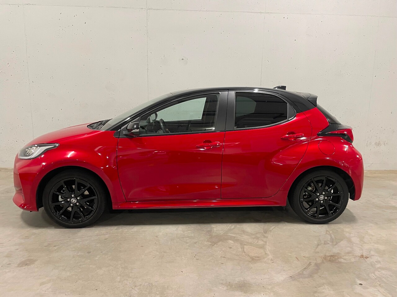 Toyota Yaris - 1.5 Hybrid Executive 5drs. Automaat Navi Camera Clima Cruise Airco PDC Trekhaak - AutoWereld.nl