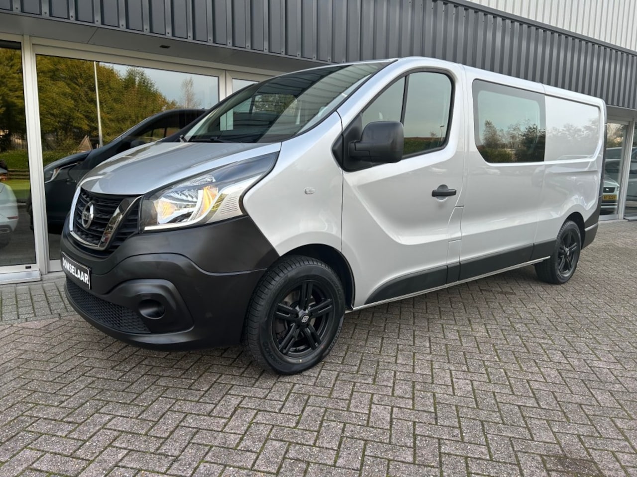 Nissan nv300 - Dubb. Cab. -6 zitter 1.6 dCi 120PK L2H1 Accenta, excl btw! - AutoWereld.nl