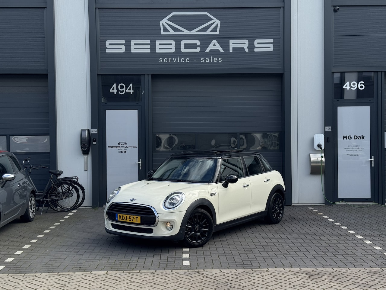 MINI Cooper - Mini 1.5 Business Edition PANO, CARPLAY, PDC, LED, 2019 FACELIFT - AutoWereld.nl