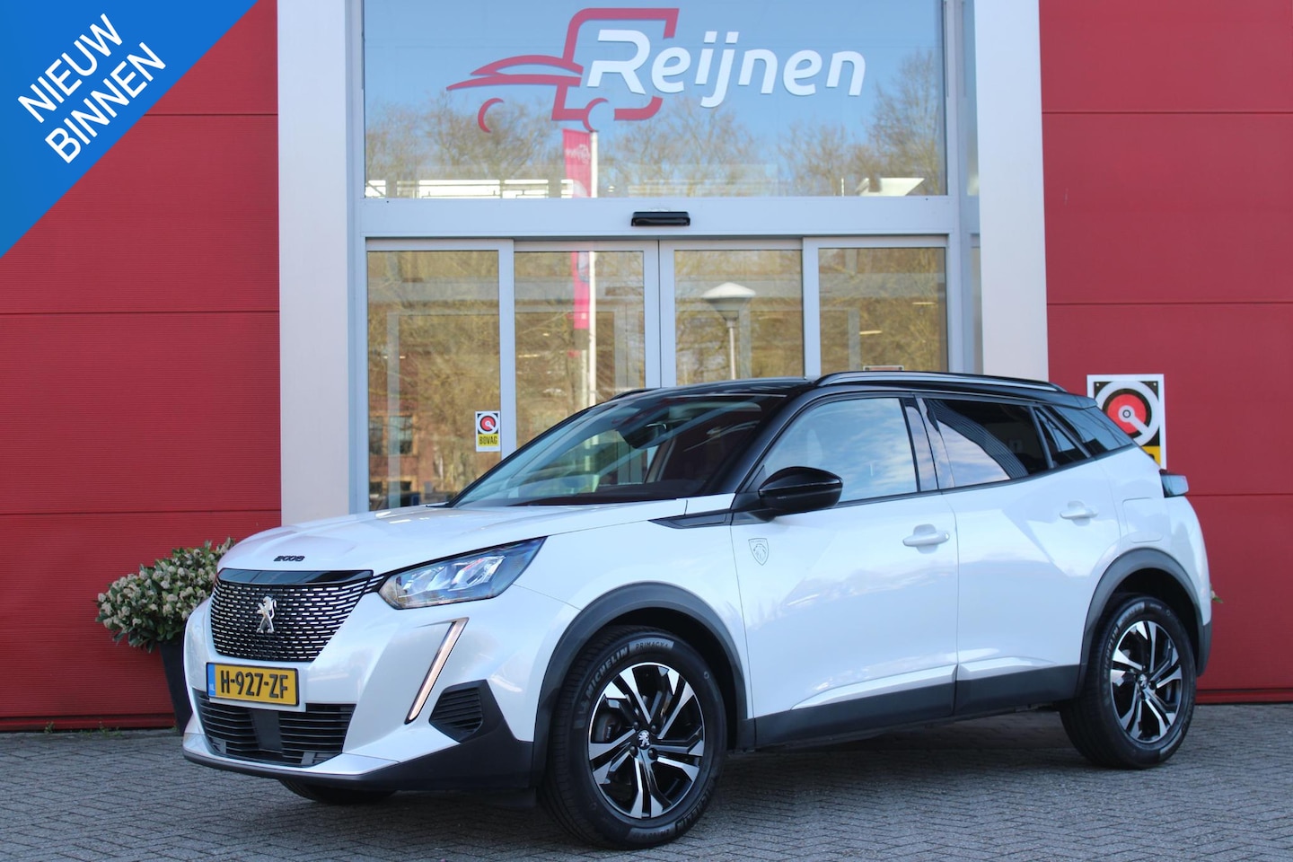 Peugeot 2008 - 1.2 100PK ALLURE PACK | ACHTERUITRIJ CAMERA | NAVIGATIE | APPLE CARPLAY/ANDROID AUTO | CRU - AutoWereld.nl