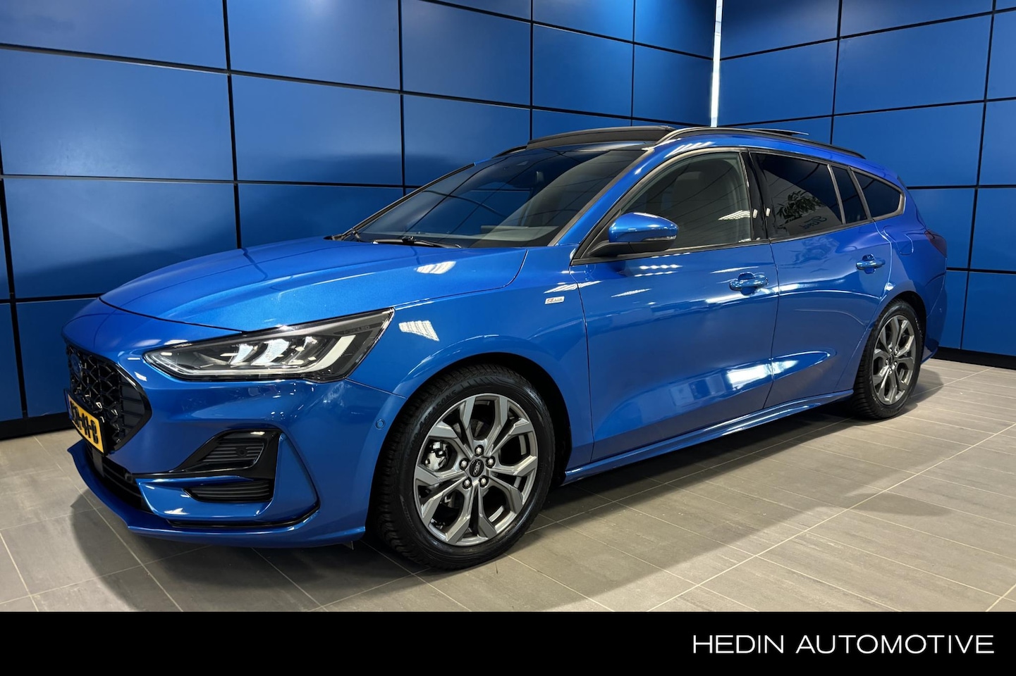 Ford Focus Wagon - 1.0 EcoBoost 155PK Hybrid ST Line X Automaat | Pano. dak | Afn. trekhaak - AutoWereld.nl