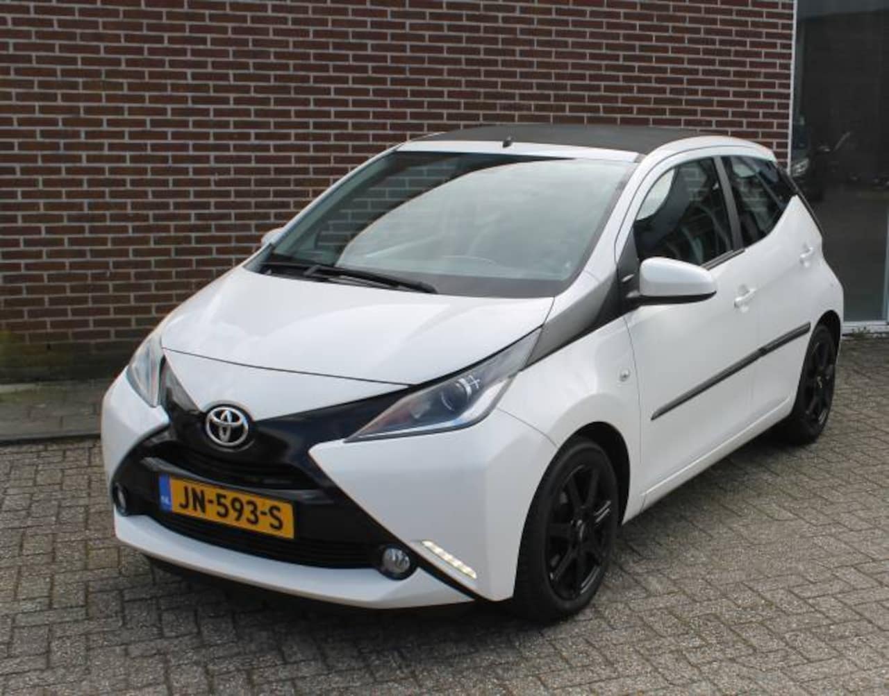 Toyota Aygo - 1.0 VVT-i 69pk 5D x-wave - AutoWereld.nl