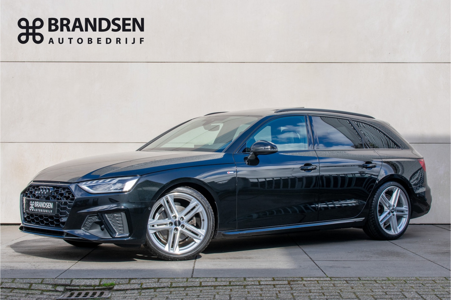 Audi A4 Avant - 35 TFSI Launch edition Sport RS stoelen-Pano-ACC-Keyless-Trekhaak-19"-360-Carbon - AutoWereld.nl