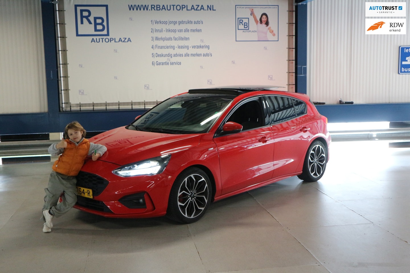 Ford Focus - 1.0 EcoBoost ST Line Business 12 MAANDEN GARANTIE/ FULL OPTIONS! / DEALER ONDERHOUDEN! - AutoWereld.nl