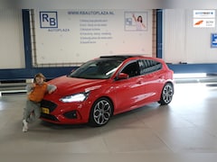 Ford Focus - 1.0 EcoBoost ST Line Business 12 MAANDEN GARANTIE/ FULL OPTIONS / DEALER ONDERHOUDEN