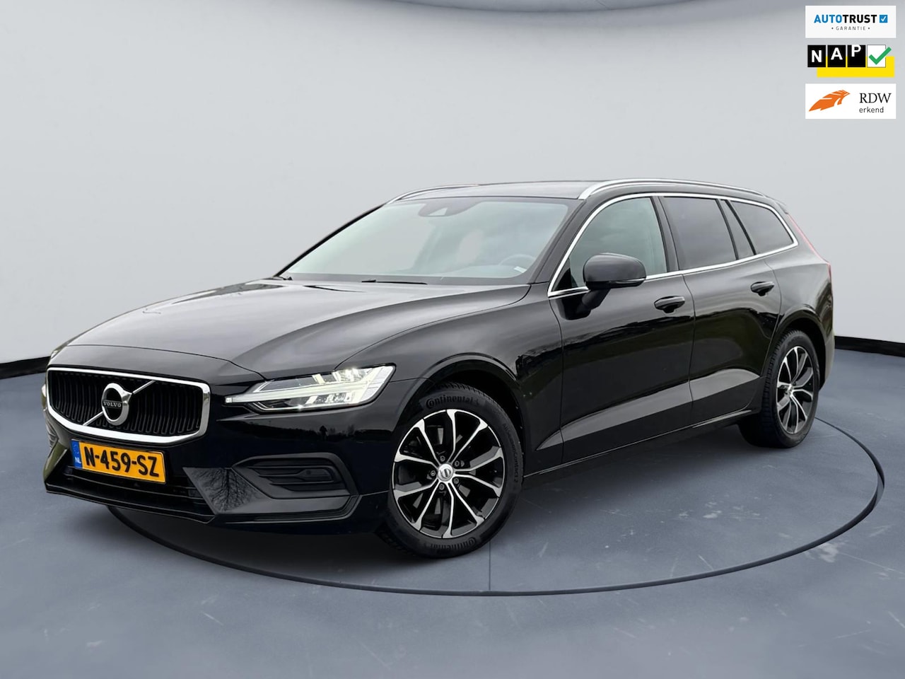 Volvo V60 - 2.0 B3 Momentum Business|stoel/stuurverw|trekhaak| - AutoWereld.nl