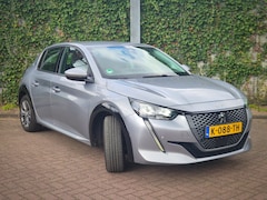Peugeot e-208 - EV Allure 50 kWh 3D-cockpit | Stoelverwarming | parkeercamera