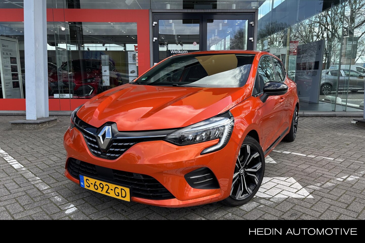 Renault Clio - 1.6 E-Tech Hybrid 145 Techno | 1e eig. | Stoel verw. | 17" Lm velgen | 9,2" Scherm | - AutoWereld.nl
