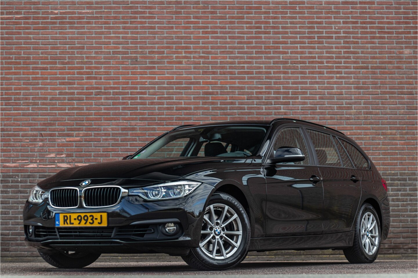 BMW 3-serie Touring - 318i Automaat Corporate Lease Executive, Origineel NL, Sportstoelen, Trekhaak, Full LED, N - AutoWereld.nl