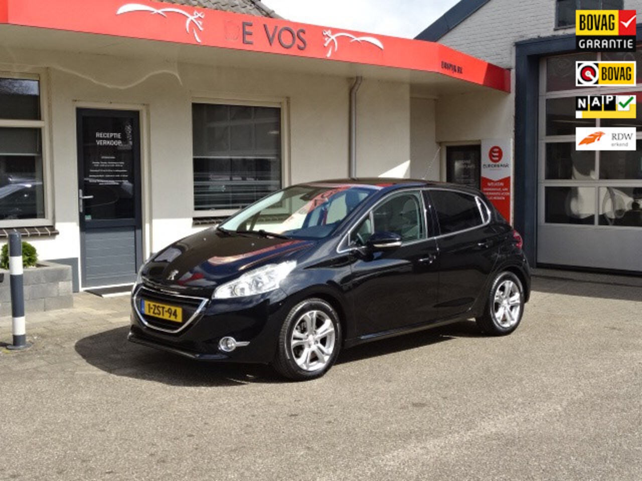 Peugeot 208 - 1.2 PureTech Roland Garros 1.2 PureTech Roland Garros - AutoWereld.nl