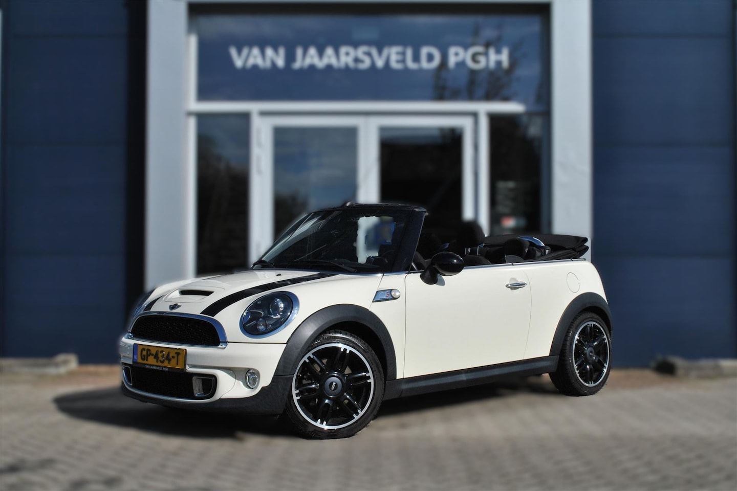 MINI Cabrio - Mini 1.6 184pk Cooper S | Lage km-stand! - AutoWereld.nl