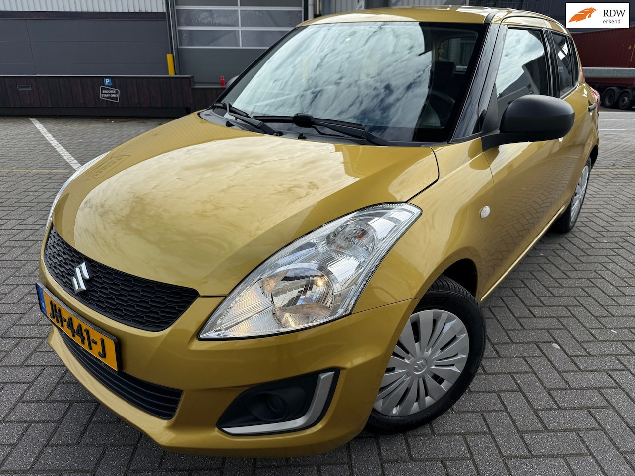 Suzuki Swift - 1.2 Comfort EASSS*NEW APK*NAP*ELKT-RAAM*AIRCO - AutoWereld.nl