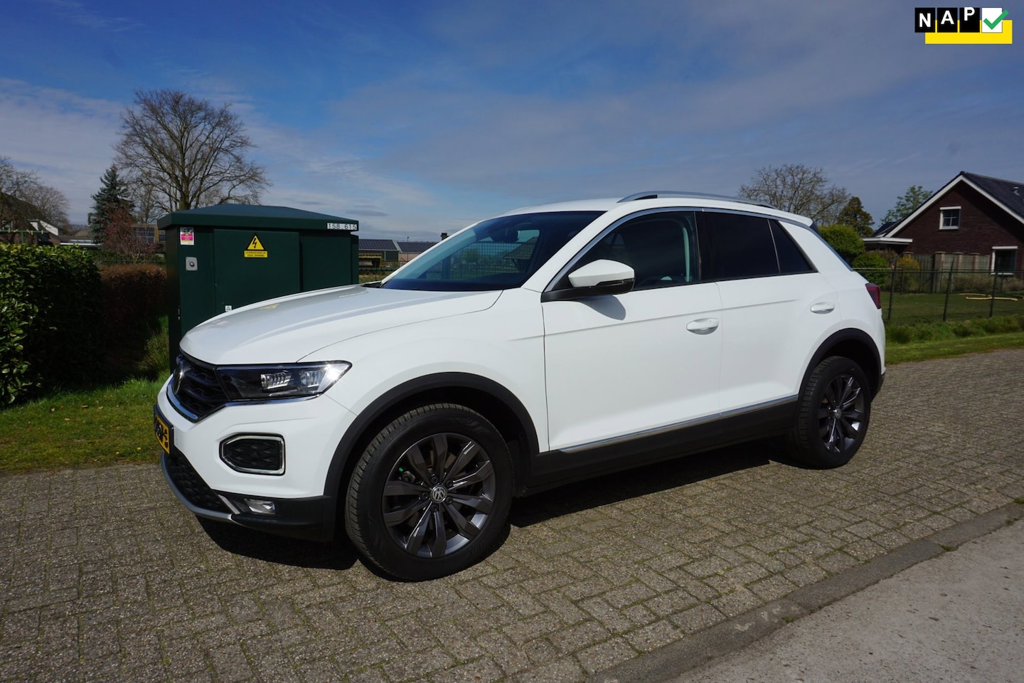 Volkswagen T-Roc - 1.5 TSI Sport 1e eigenaar virtual cockpit LED - AutoWereld.nl