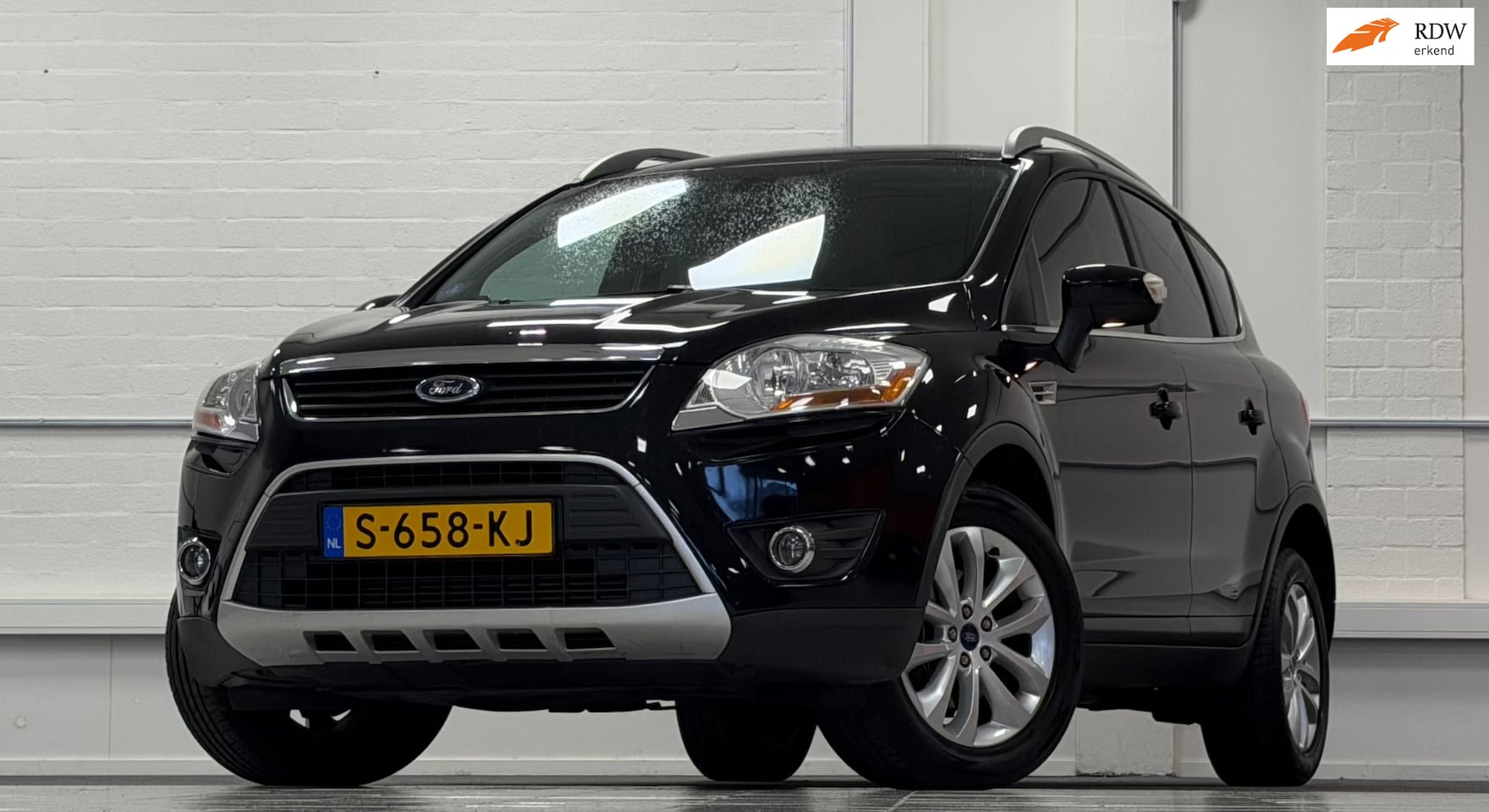 Ford Kuga - 2.5i 20V Titanium Trekhaak Leer Mooi! Garantie - AutoWereld.nl
