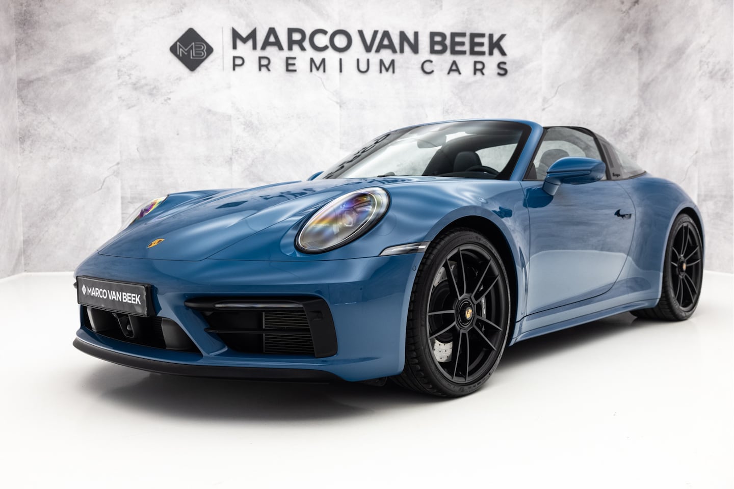 Porsche 911 Targa - 992 Targa 3.0 4 GTS | PTS Oslo Blue | Lift | Burmester | Stoelventilatie - AutoWereld.nl