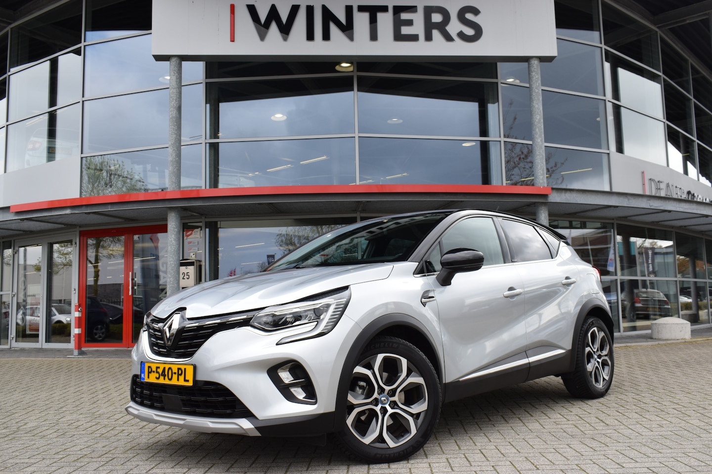 Renault Captur - 1.6 E-Tech Plug-in Hybrid 160 Intens | Trekhaak | Navigatie | Climate Control | - AutoWereld.nl