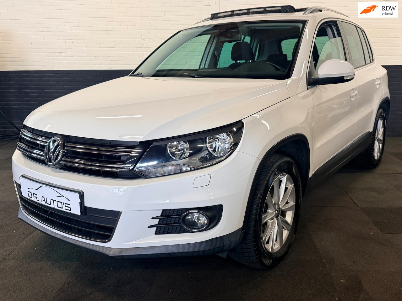 Volkswagen Tiguan - Met panodak! - AutoWereld.nl