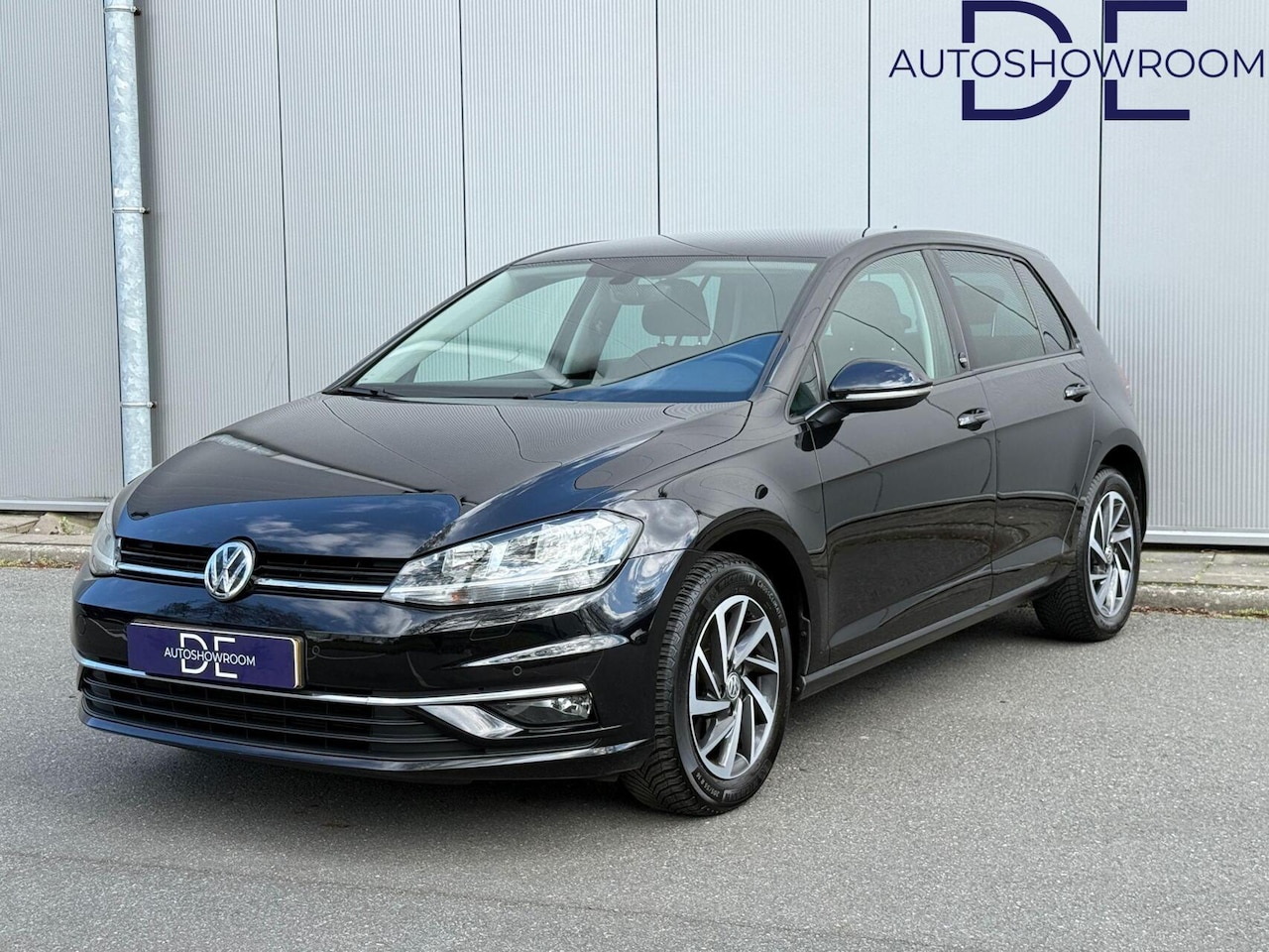 Volkswagen Golf - 1.0 TSI Highline | Automaat | Adaptive Cruise | Navi | Carplay | NW APK - AutoWereld.nl