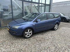 Ford Focus Wagon - 1.6-16V Ambiente