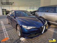 Alfa Romeo Giulia - 2.0T Super 200 PK Veloce Stoelen I 1ste eig. I Leer I Navi I Camera I Sportstoelen I Trekh