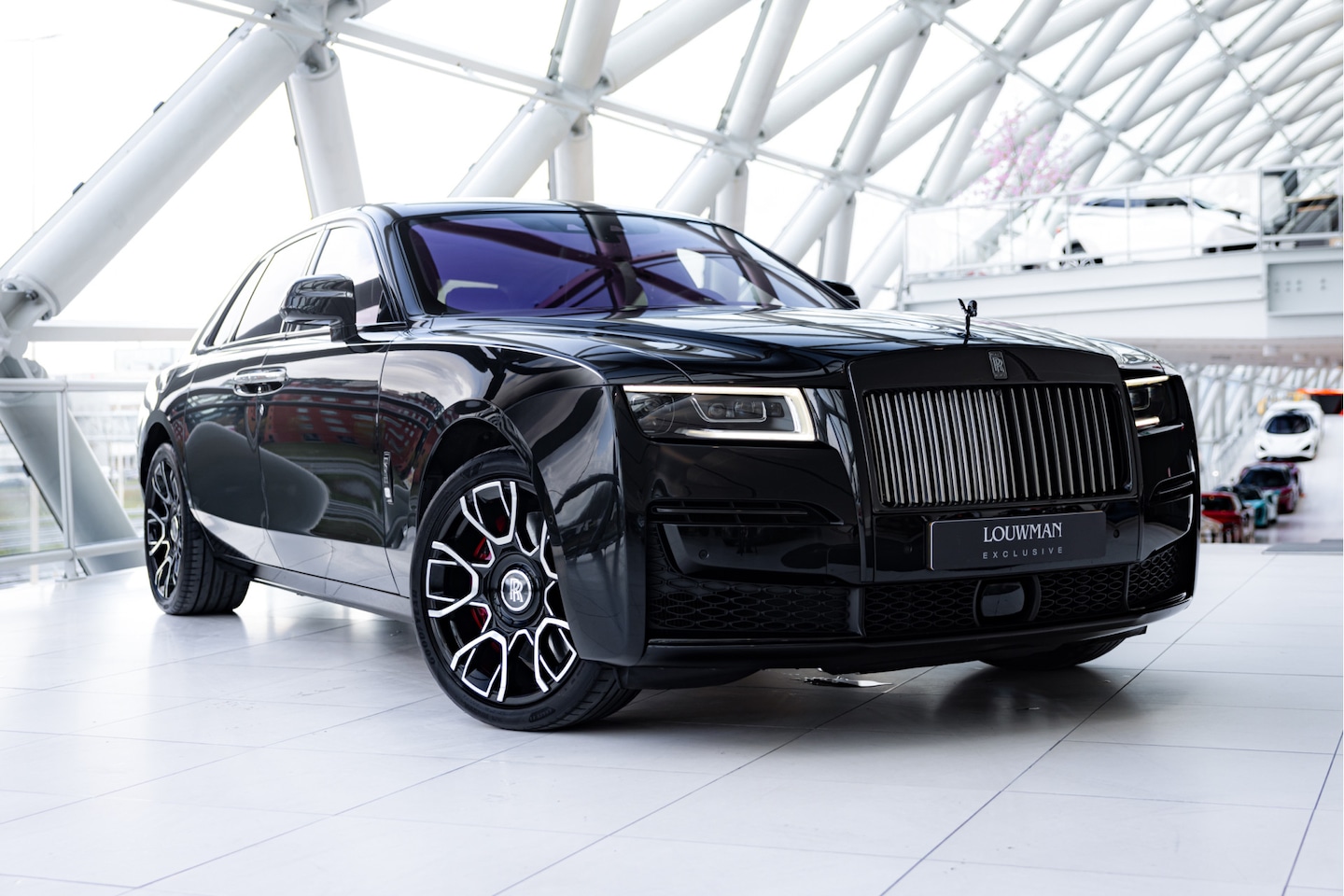 Rolls-Royce Ghost - 6.75 V12 | Black Badge | Starlight | TV | Massage | - AutoWereld.nl