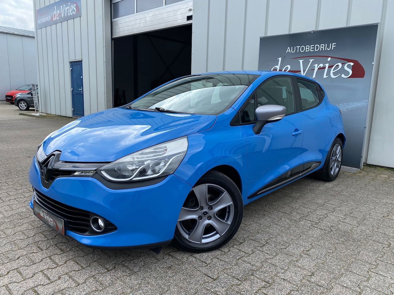 Renault Clio - 0.9 TCe Expression / Navi / Airco / Cruise / Stoelverw. - AutoWereld.nl