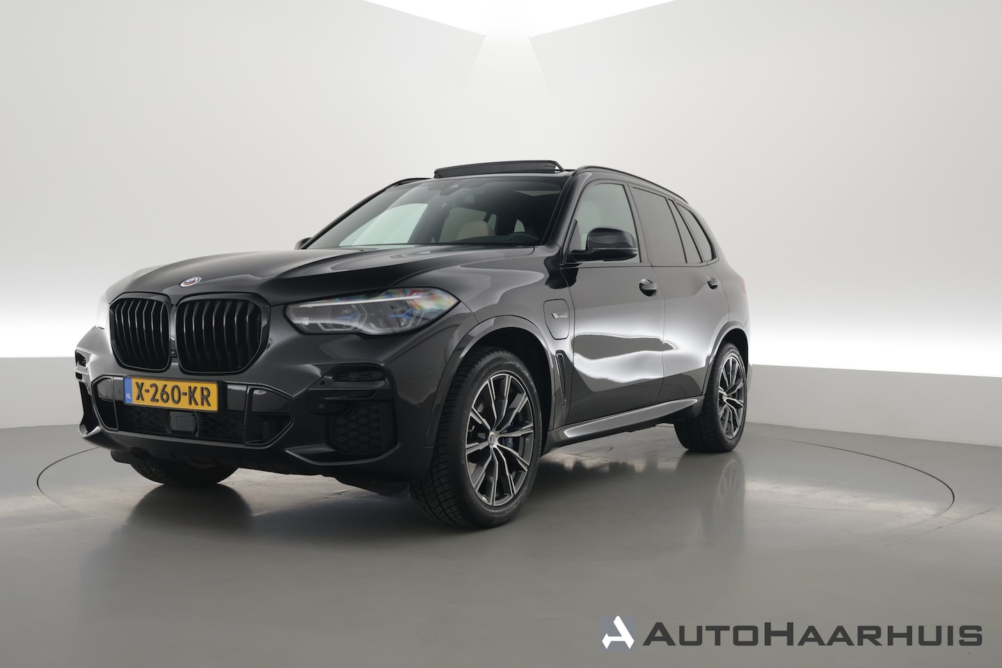 BMW X5 - xDrive45e M Sport | SOH 95% | Pano | HUD | Laser | Elek. Trekhaak | Luchtvering | Shadowli - AutoWereld.nl