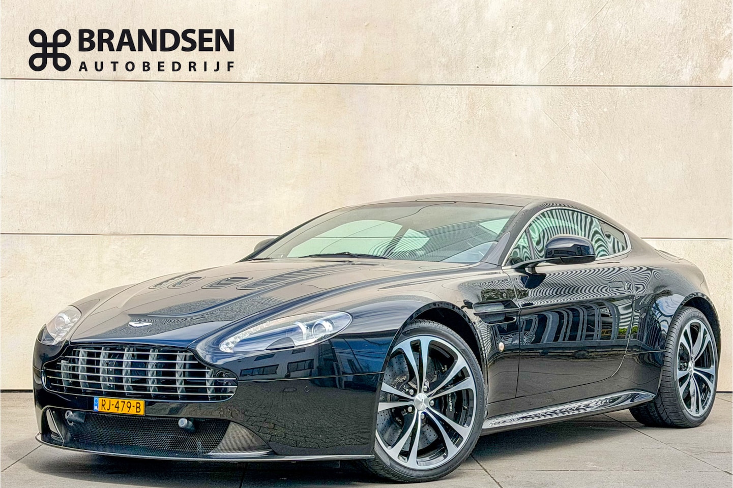 Aston Martin V12 Vantage - 5.9 V12 Vantage Keramisch-B&O-Carbon Ext/Int-19" - AutoWereld.nl