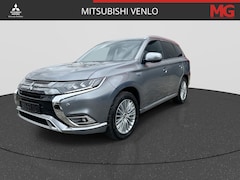 Mitsubishi Outlander - 2.4 PHEV S-Edition RIJKLAAR | Climate Control | 360 Camera | Elektr. Kofferklep | Apple Ca