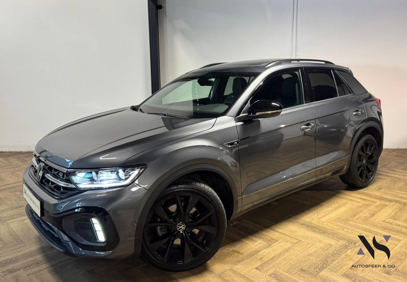 Volkswagen T-Roc - 1.5 TSI R-Line PANO KEYLESS CAM - AutoWereld.nl