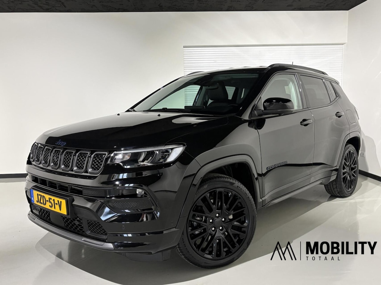 Jeep Compass - 4xe 240 Plug-in Hybrid Electric S|Black|Leder|360|Alpine| Stoelkoel+verwarm|Lane assist|Si - AutoWereld.nl