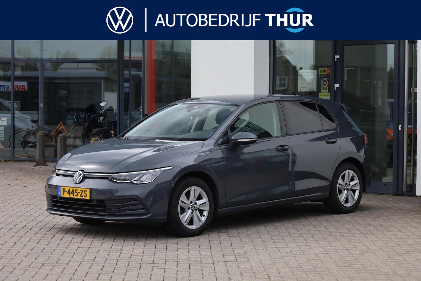 Volkswagen Golf - 1.0 TSI Life Privacy glas, Ergo stoelen achteruitrijcamera (rear view), 3-zone climatronic - AutoWereld.nl
