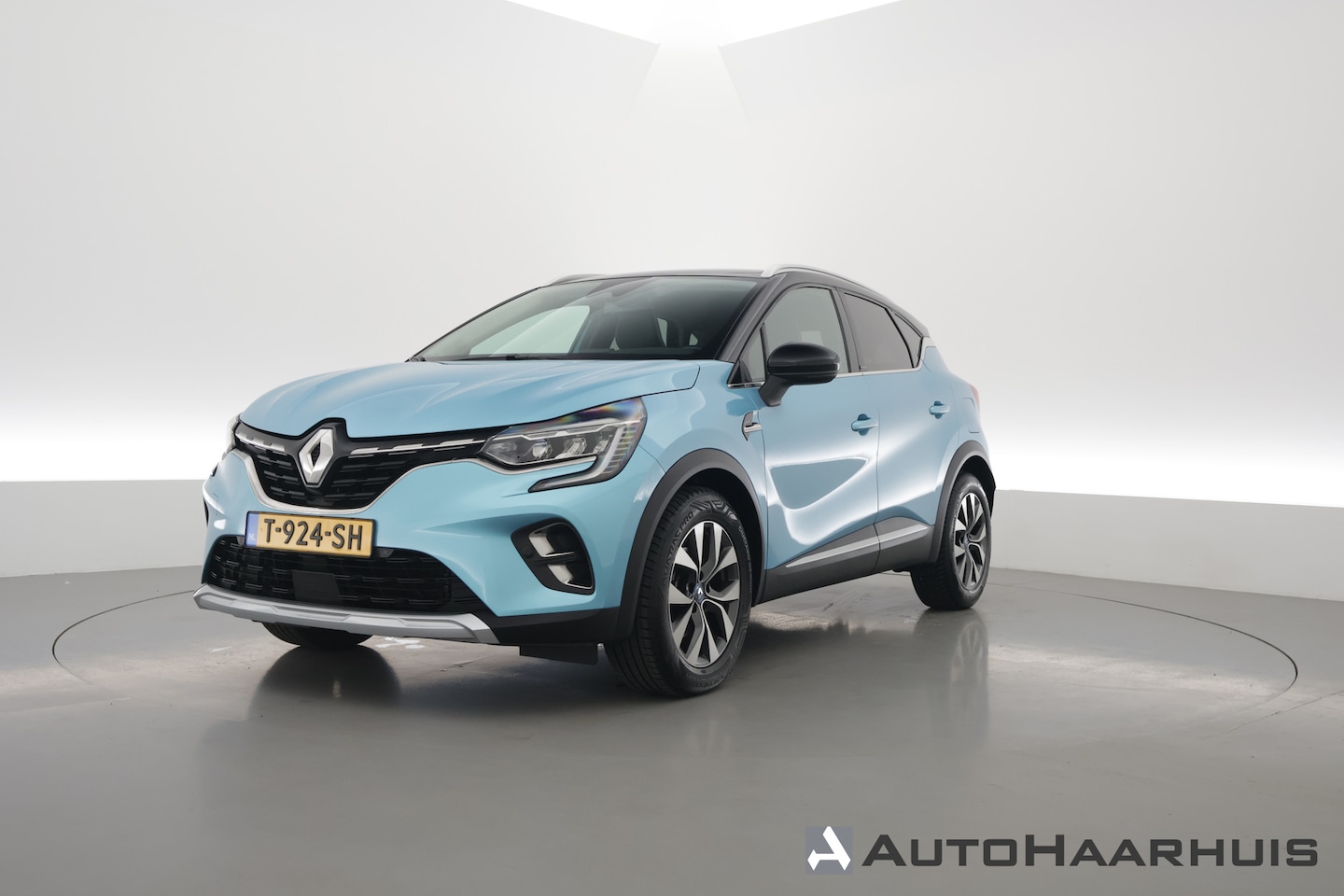 Renault Captur - 1.6 E-Tech Plug-in Hybrid 160 Intens | Trekhaak | All Season | Camera | Stoelverw. | Bose - AutoWereld.nl