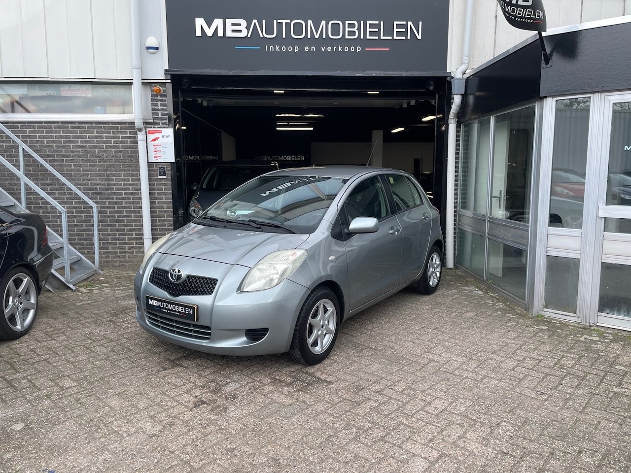Toyota Yaris - 1.3 VVTi Sol MMT/5 DRS/Automaat/Airco/117DKM/APK/LM Velgen! - AutoWereld.nl
