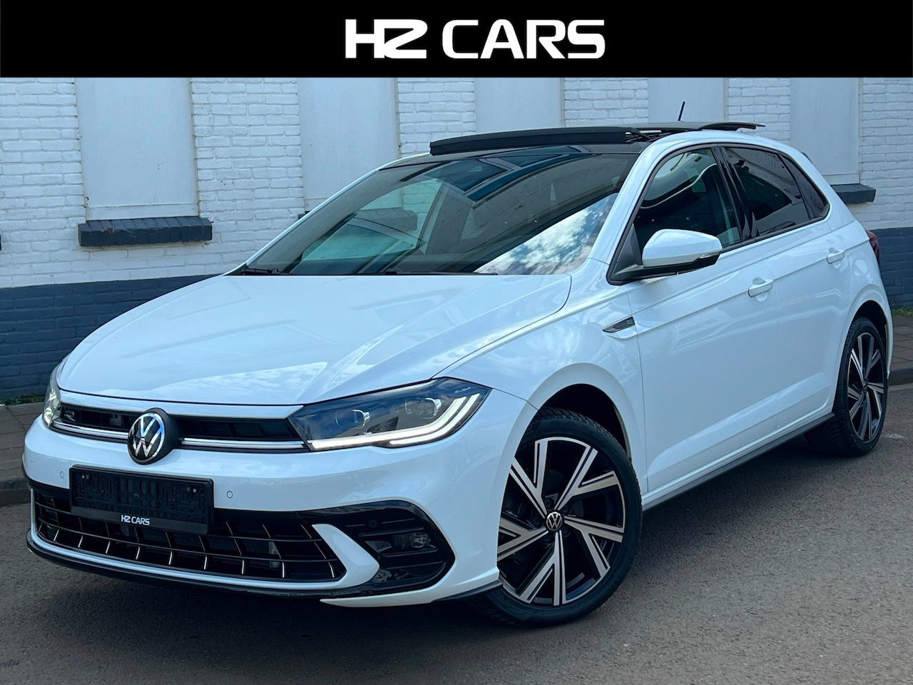 Volkswagen Polo - 1.0 TSI R-Line/Automaat/Pano/IQLight/Camera/Keyless/ACC - AutoWereld.nl