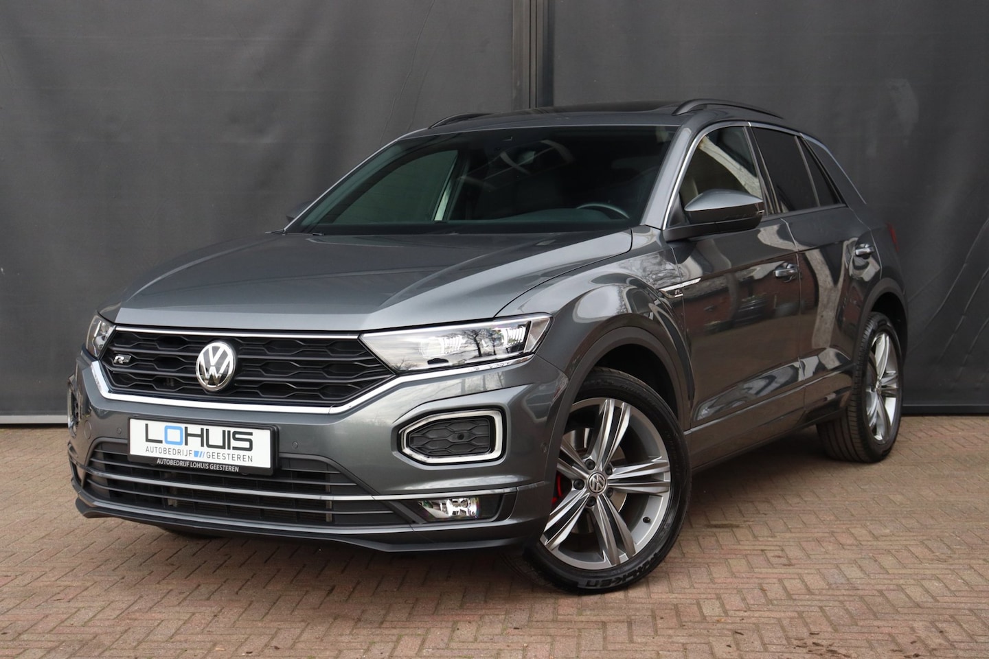 Volkswagen T-Roc - 1.5TSI 3x R-Line DSG | TREKHAAK | PANO | ACC | CAMERA | CARPLAY - AutoWereld.nl