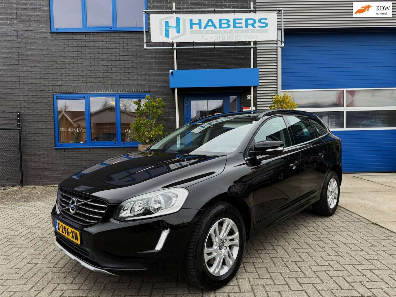 Volvo XC60 - 2.0 D4 FWD R-Design 190PK|FaceLift|Navigatie|Vol Leder|Automaat|Bluetooth Media|Cruise|Dig - AutoWereld.nl