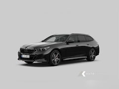 BMW 5-serie Touring - 550e xDrive M Sport Pro | Panorama | Harman/Kardon | Driving Ass. Plus | Trekhaak | Adapti