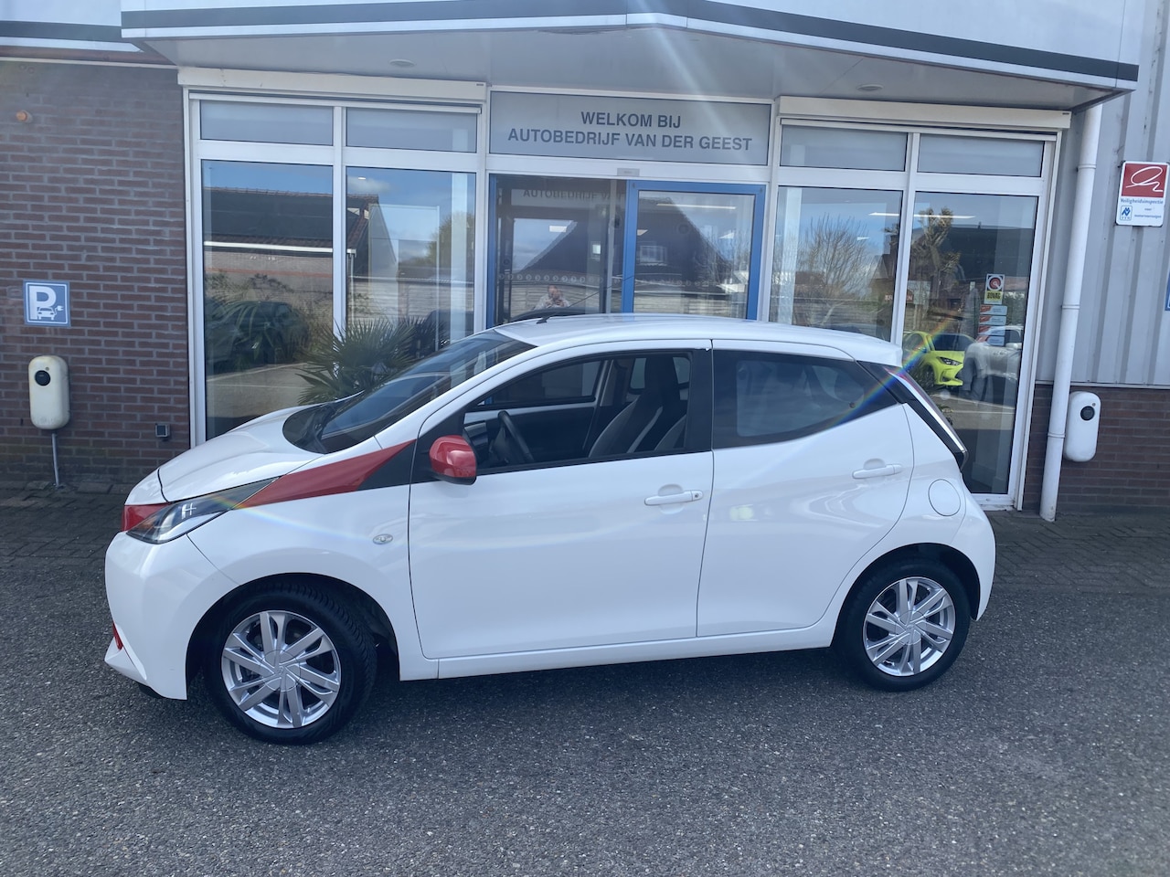 Toyota Aygo - 1.0 VVT-i x-play 1.0 VVT-i x-play - AutoWereld.nl