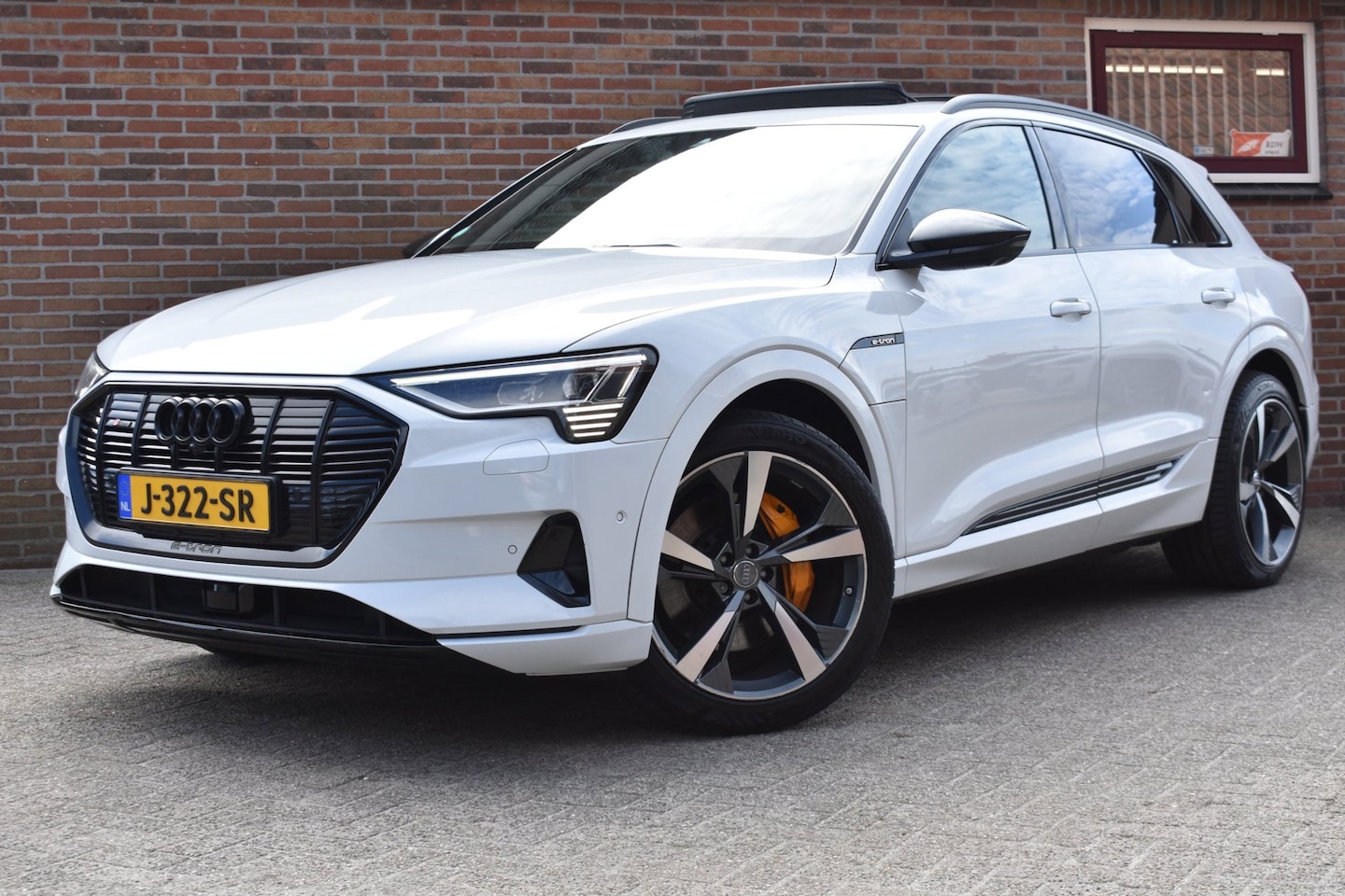 Audi e-tron - E-tron 55 quattro advanced Pro Line Plus 95 kWh '18 Pano LED Leder Clima - AutoWereld.nl