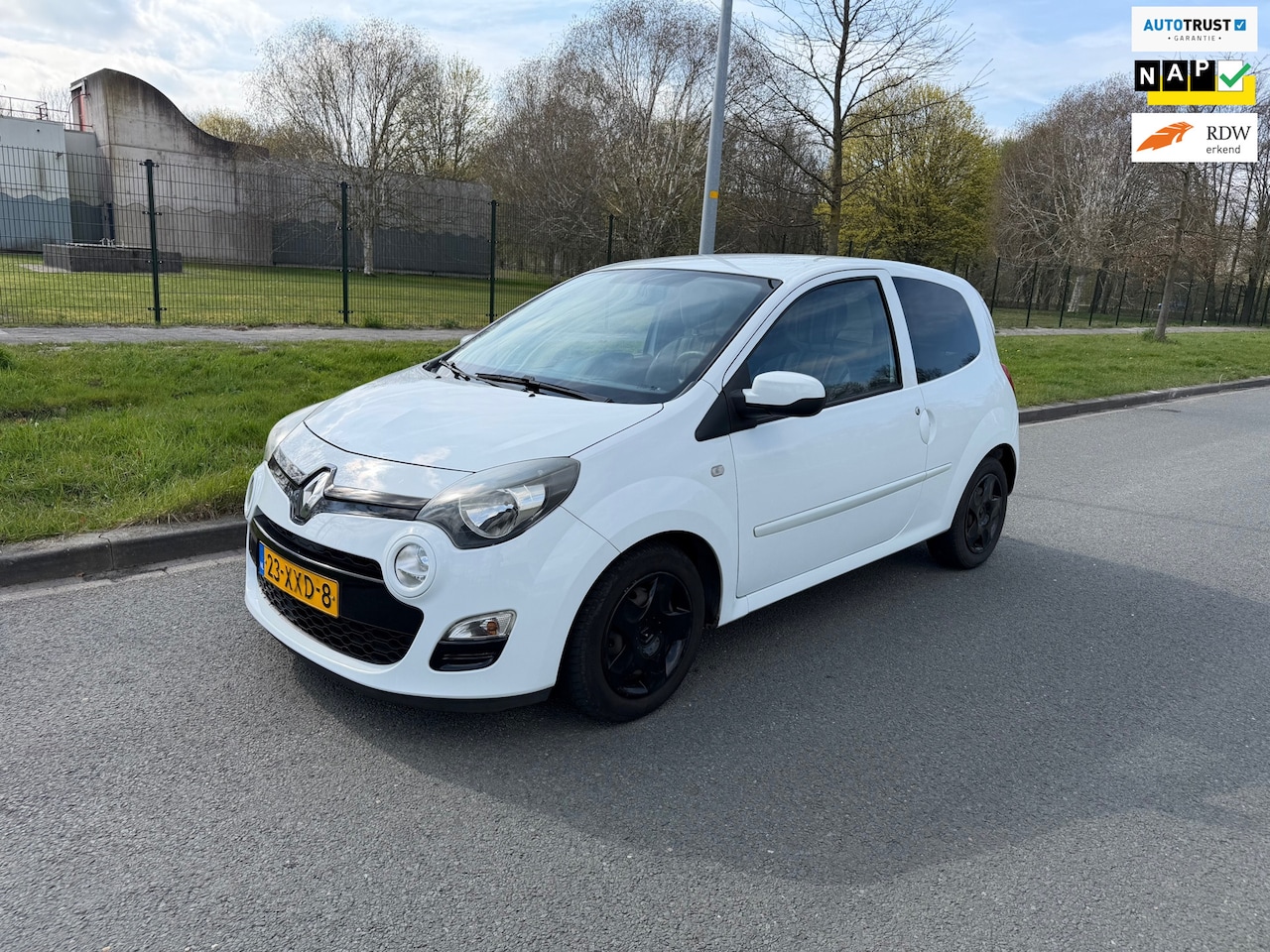 Renault Twingo - 1.2 16V Collection Airco Cruise Controle Set Zomer Banden - AutoWereld.nl