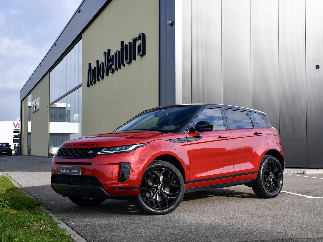 Land Rover Range Rover Evoque - 2.0 P250 AWD HSE l Facelift l Black Pack l Stuurwielverwarming l 360 Camera l Clearsight l - AutoWereld.nl