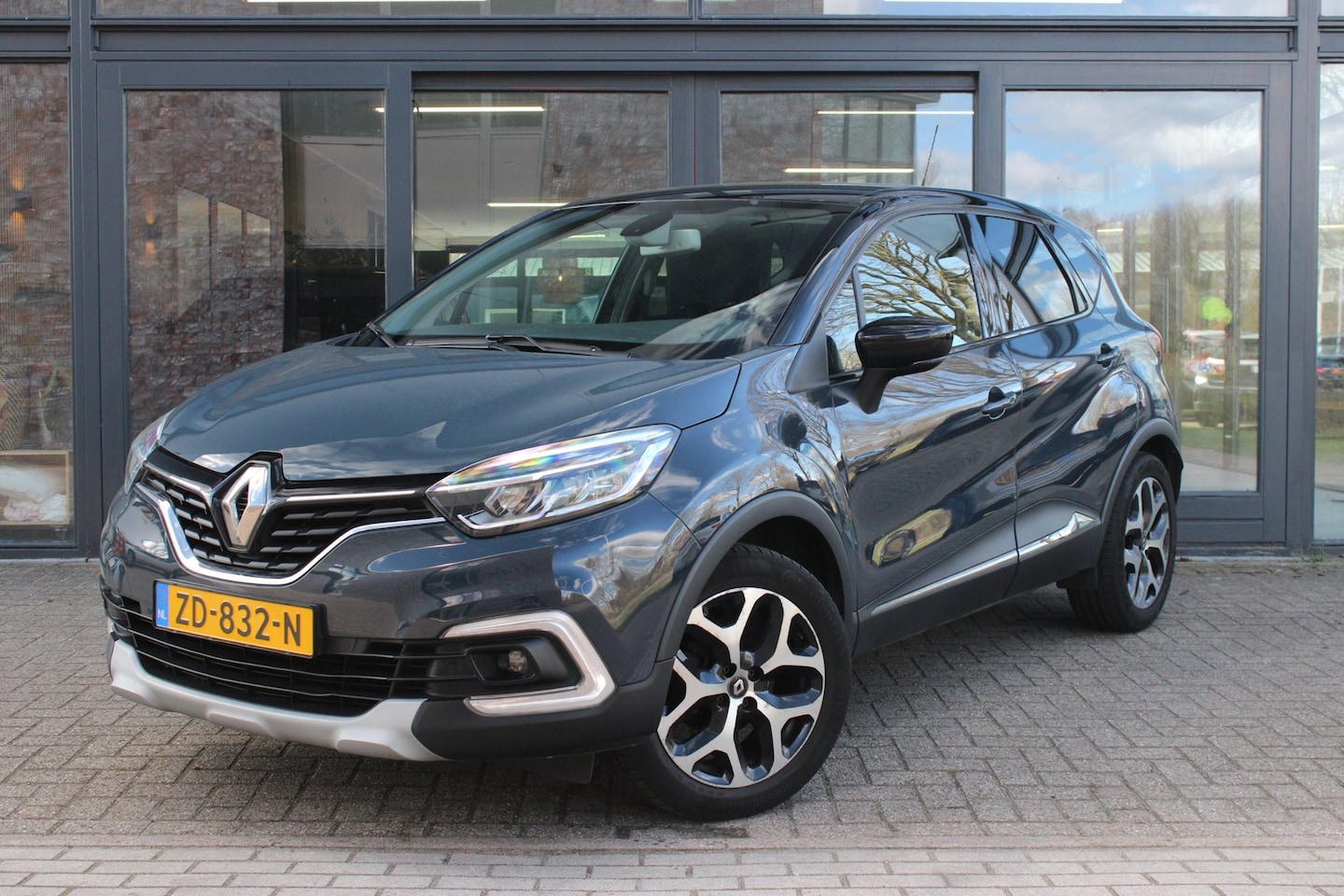Renault Captur - 0.9 TCe Intens | Keyless | Camera | BLIS | Telefoonvoorbereiding | Navigatie | - AutoWereld.nl