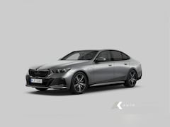 BMW 5-serie - 530e M Sport Pro | Harman/Kardon | Comfort Seats | Driving Ass. Pro | 20' Inch |